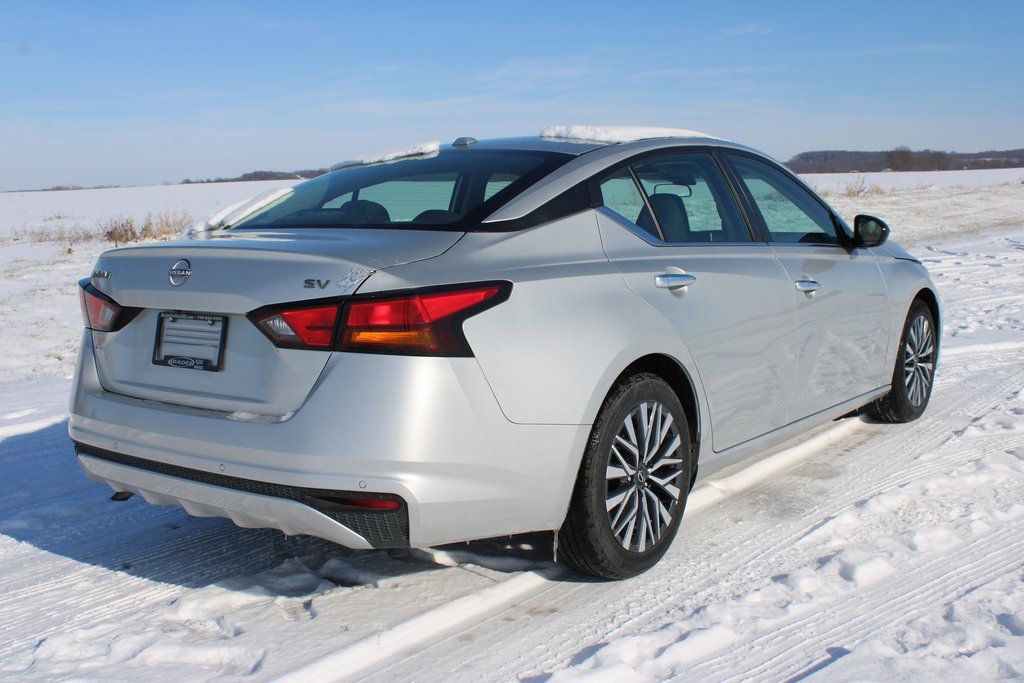 Used 2024 Nissan Altima 2.5 SV image 7