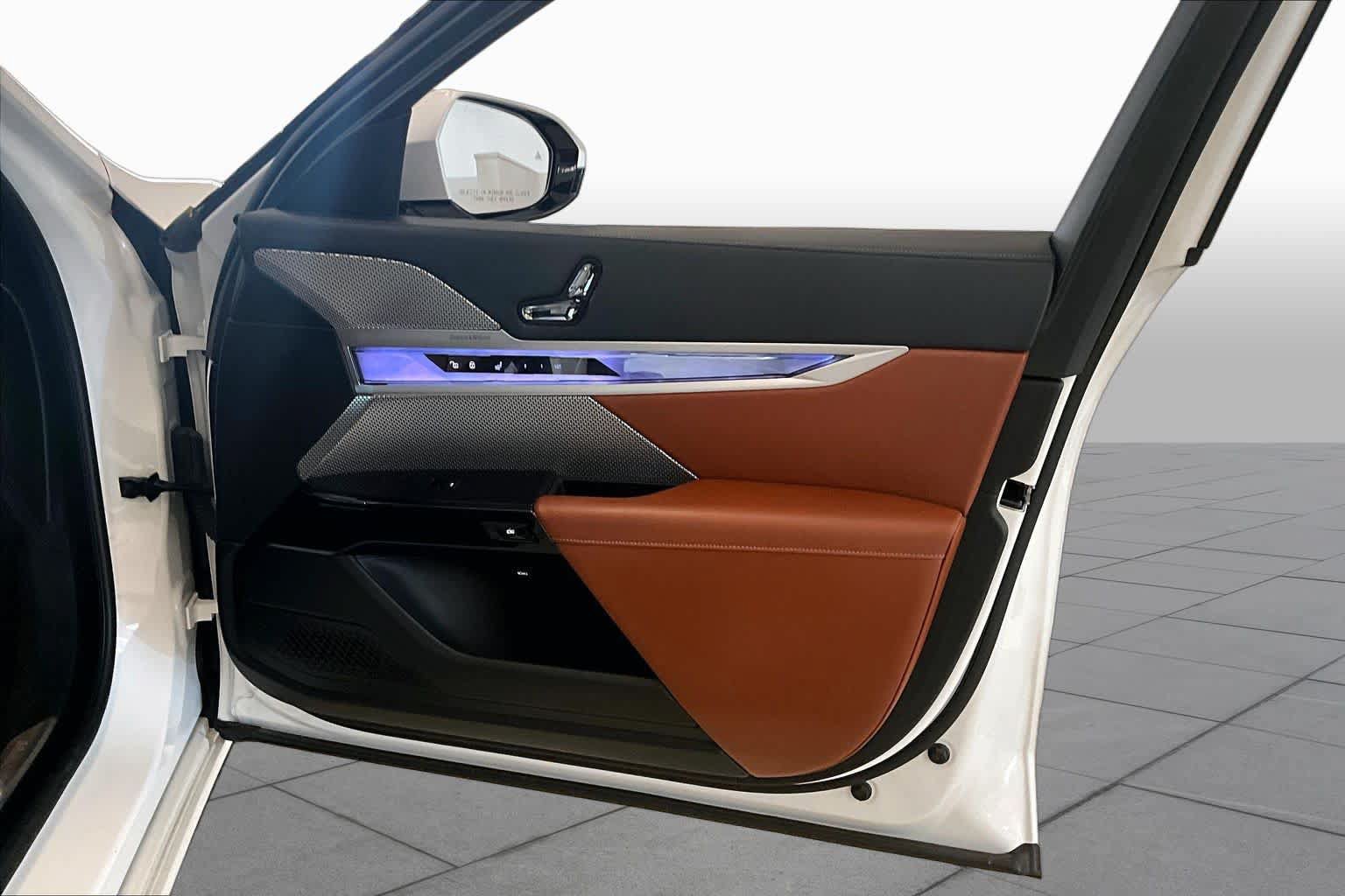 Used 2025 BMW i7 xDrive60 AWD/4WD image 21
