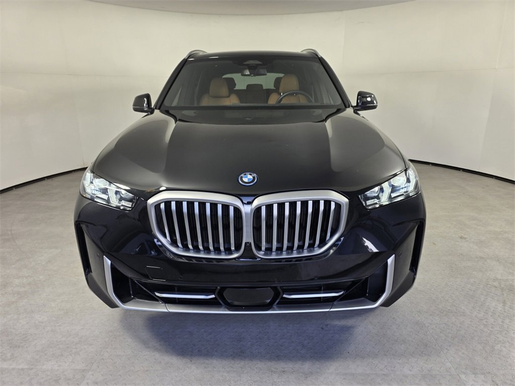 Used 2025 BMW X5 xDrive50e w/ Parking Assistance Package image 2