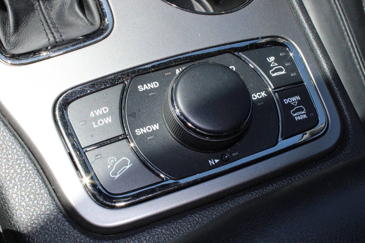 Used 2020 Jeep Grand Cherokee High Altitude AWD/4WD image 18