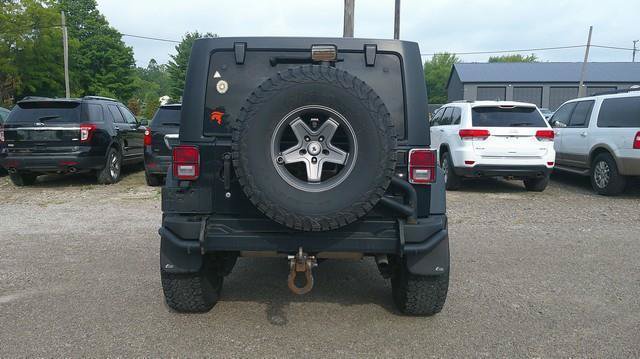 Used 2015 Jeep Wrangler Unlimited Rubicon w/ Connectivity Group AWD/4WD image 4