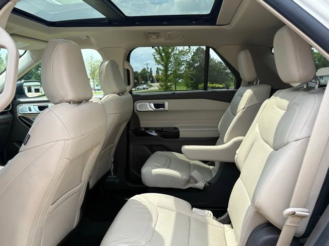 Used 2023 Ford Explorer Platinum w/ Technology Package AWD/4WD image 23