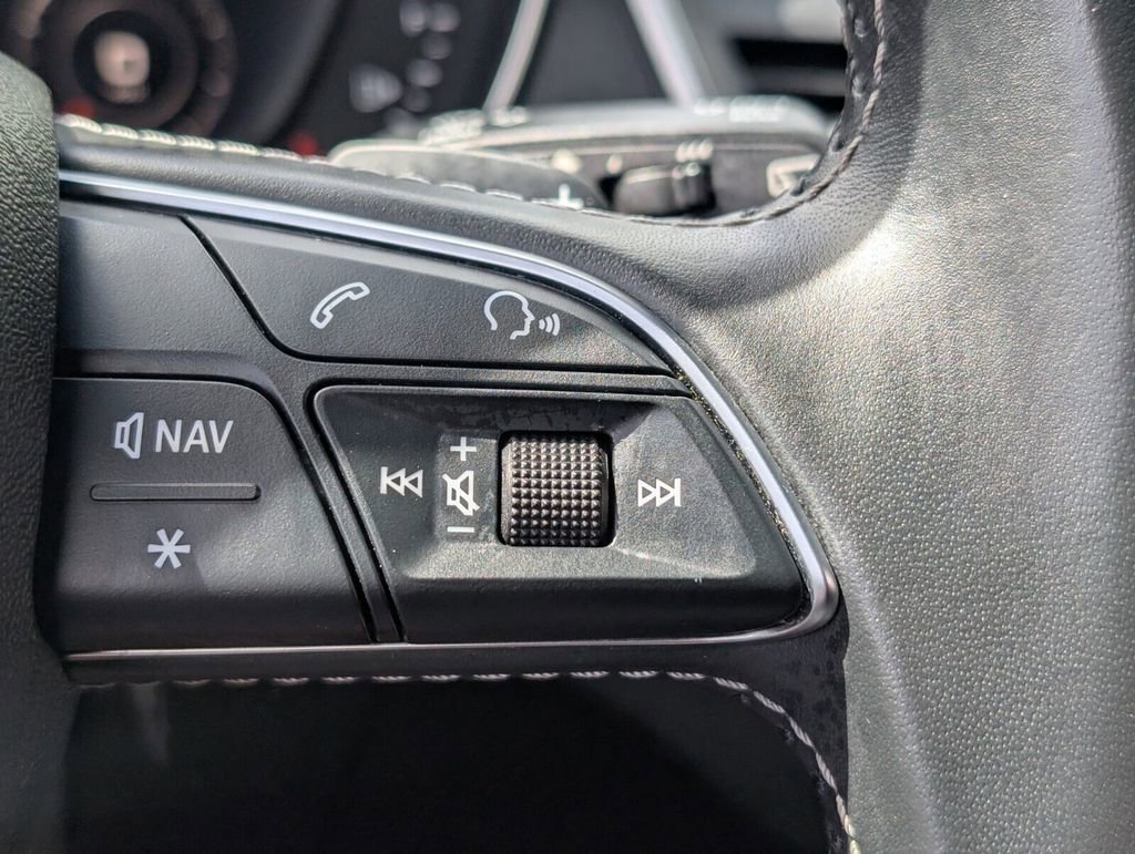 Used 2018 Audi SQ5 Prestige w/ Prestige Package image 28