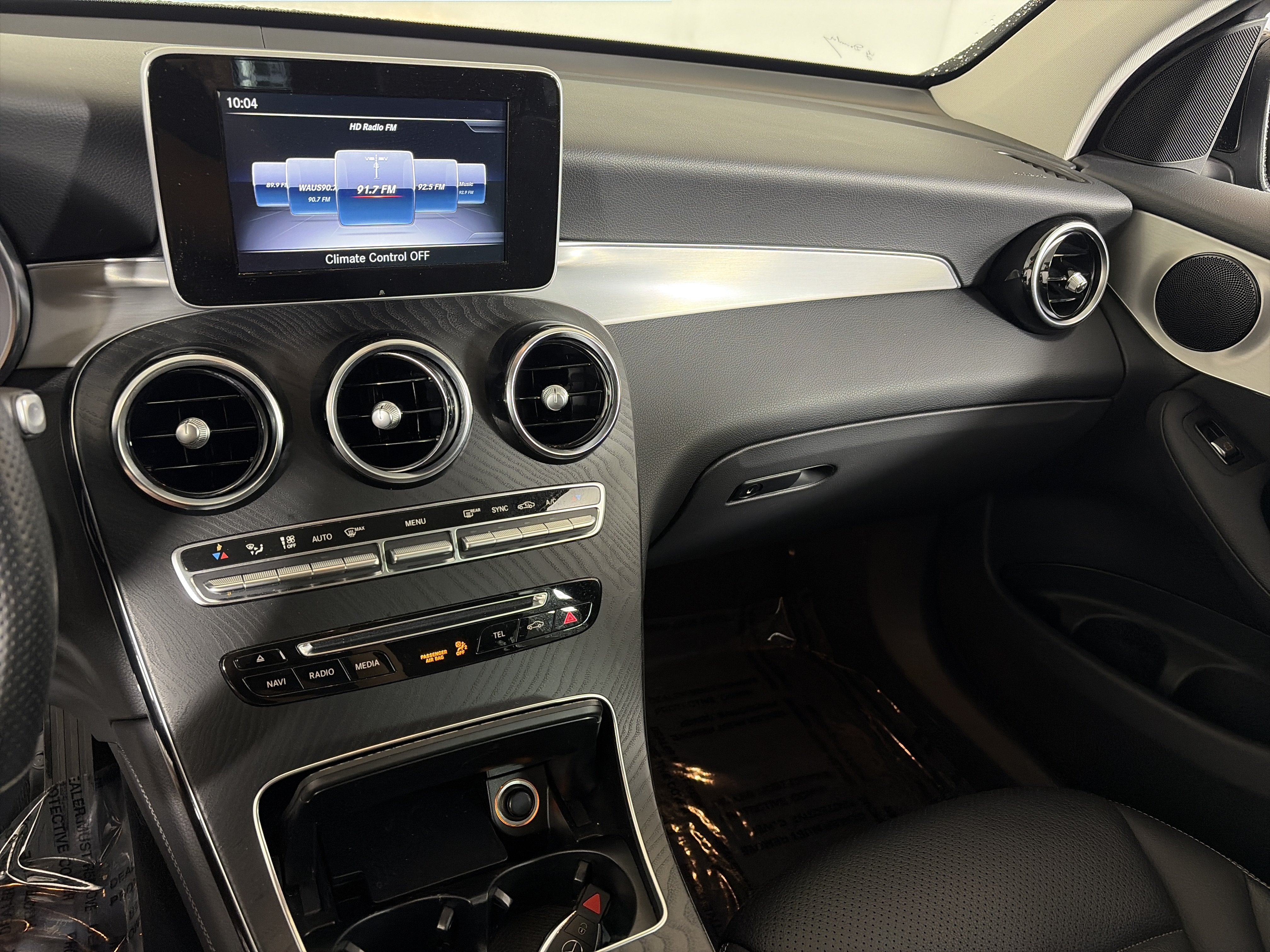 Used 2019 Mercedes-Benz GLC 300 4MATIC image 4