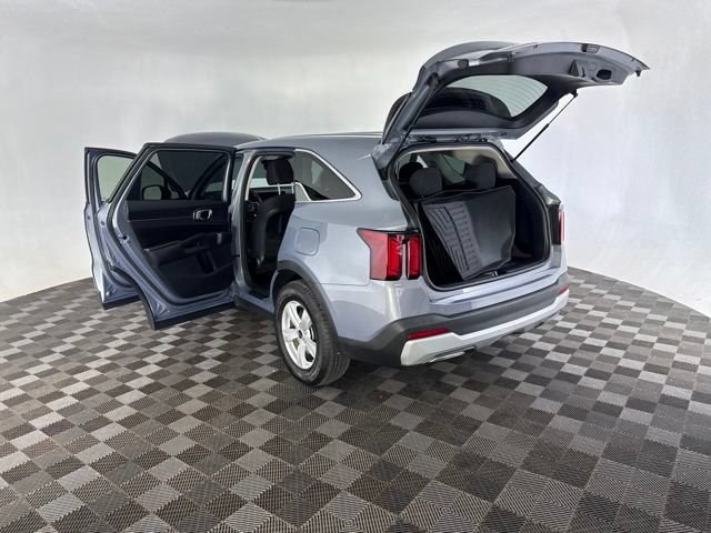 Certified 2024 Kia Sorento LX FWD image 18