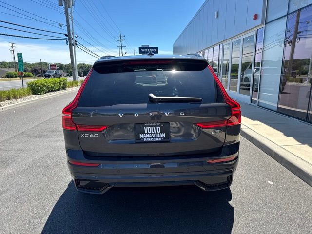 Certified 2025 Volvo XC60 B5 Plus AWD/4WD image 4