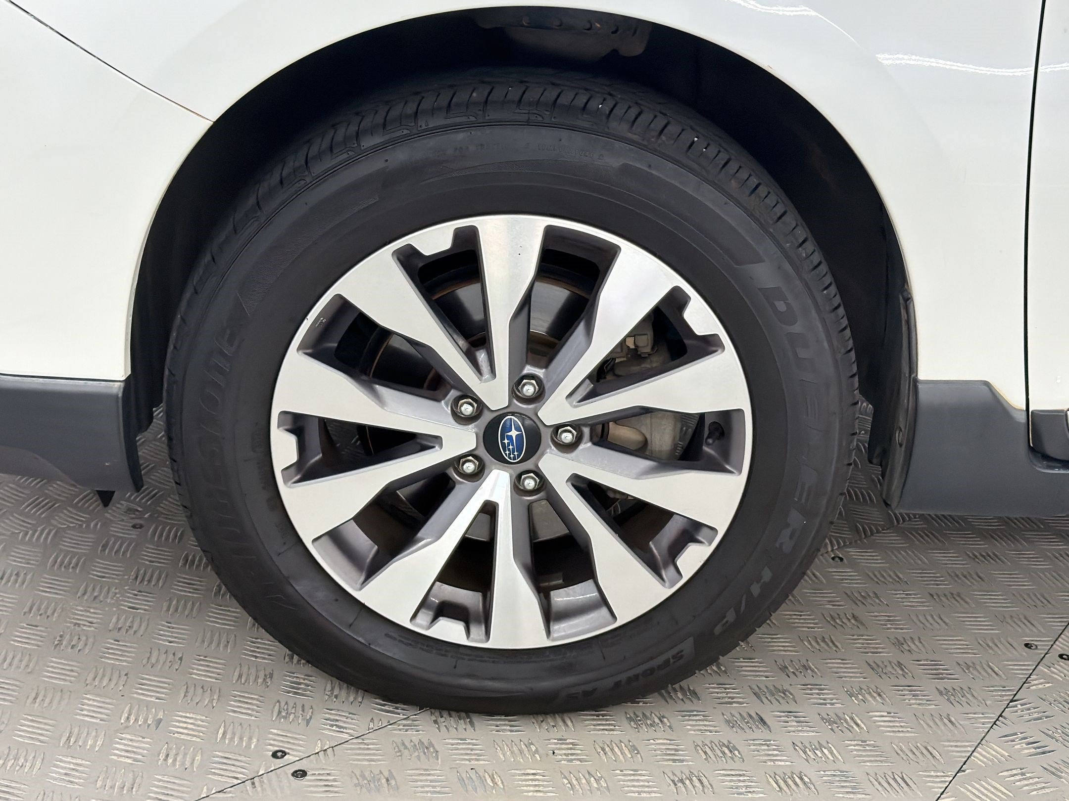 Used 2017 Subaru Outback 3.6R Touring AWD/4WD image 13