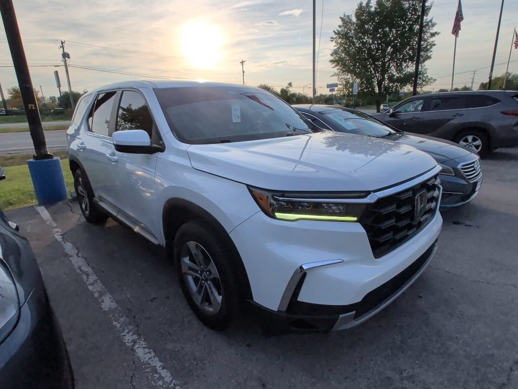 Used 2023 Honda Pilot EX-L image 2