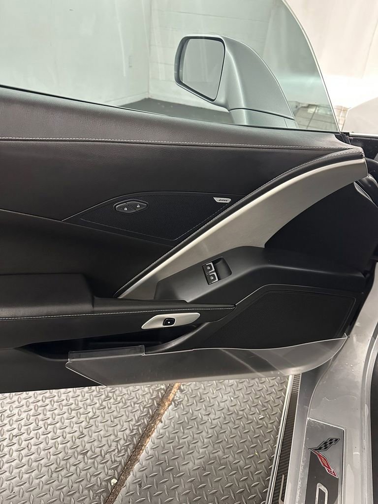 Used 2016 Chevrolet Corvette Stingray Coupe RWD image 9