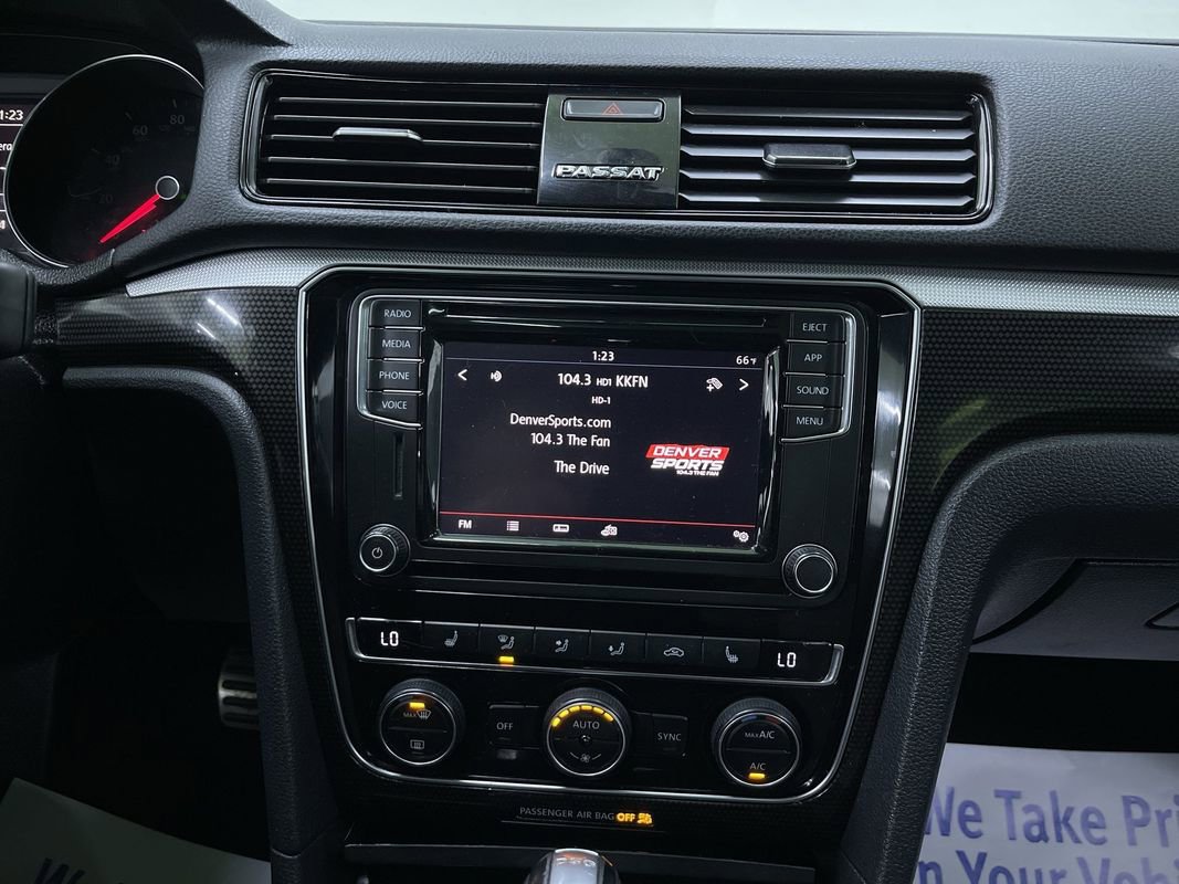 Used 2018 Volkswagen Passat 3.6 image 20