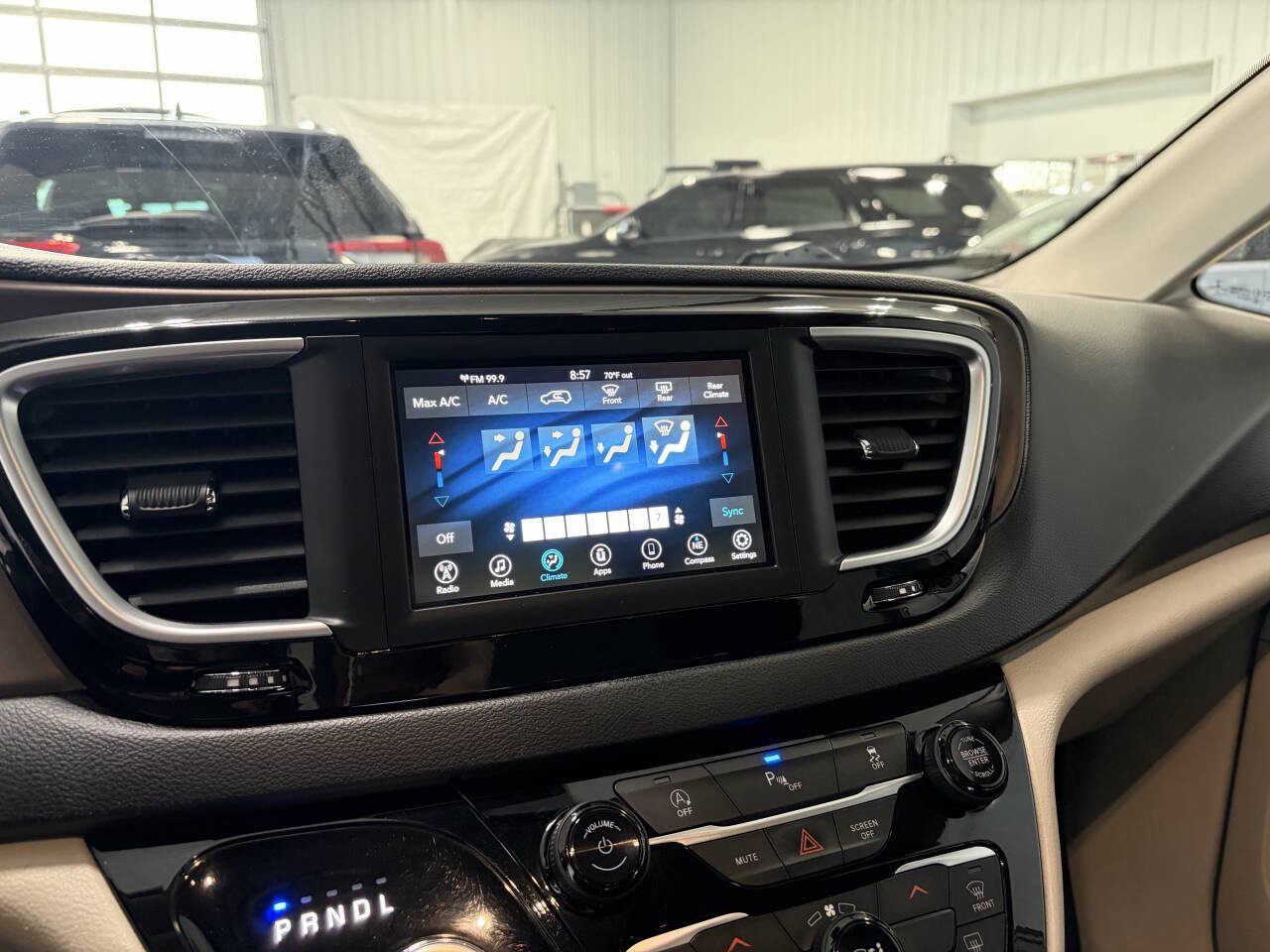 Used 2021 Chrysler Voyager LX image 14