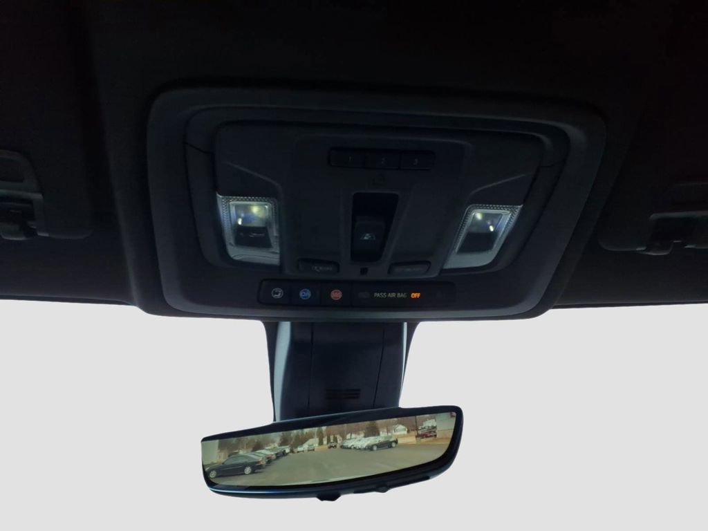 Used 2022 GMC Sierra 3500 Denali w/ Technology Package image 17