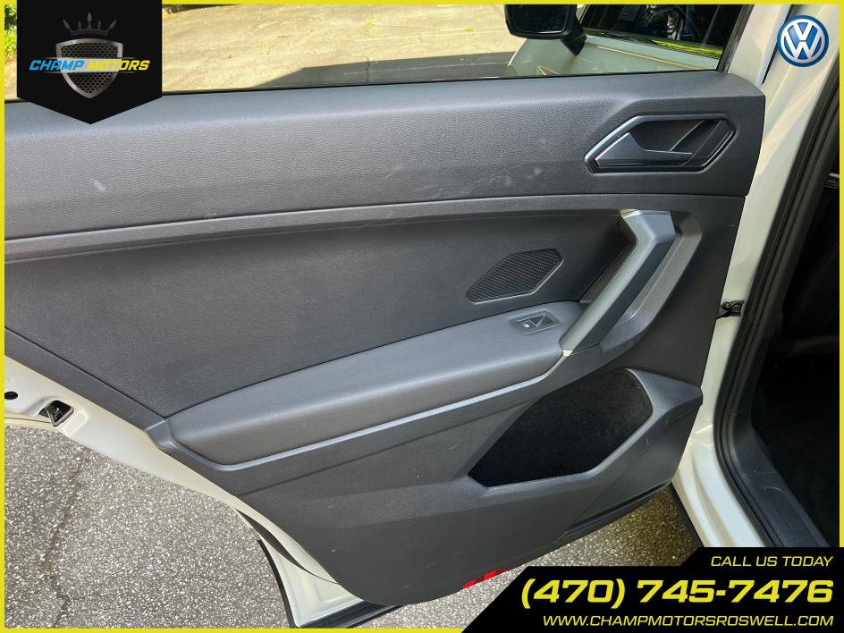 Used 2018 Volkswagen Tiguan SEL image 16