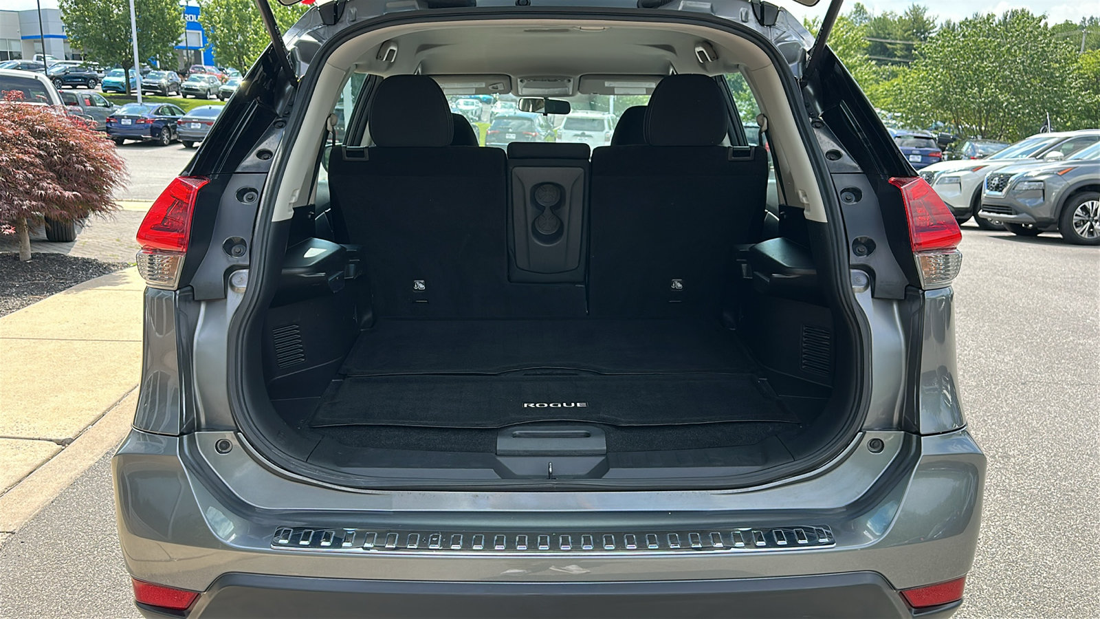 Used 2018 Nissan Rogue S AWD/4WD image 6