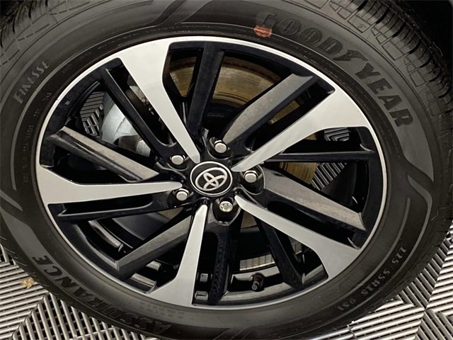 Used 2024 Toyota Corolla Cross XSE image 27