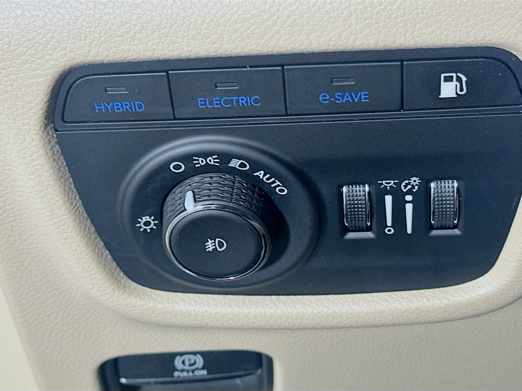 Used 2022 Jeep Grand Cherokee Limited 4xe image 17