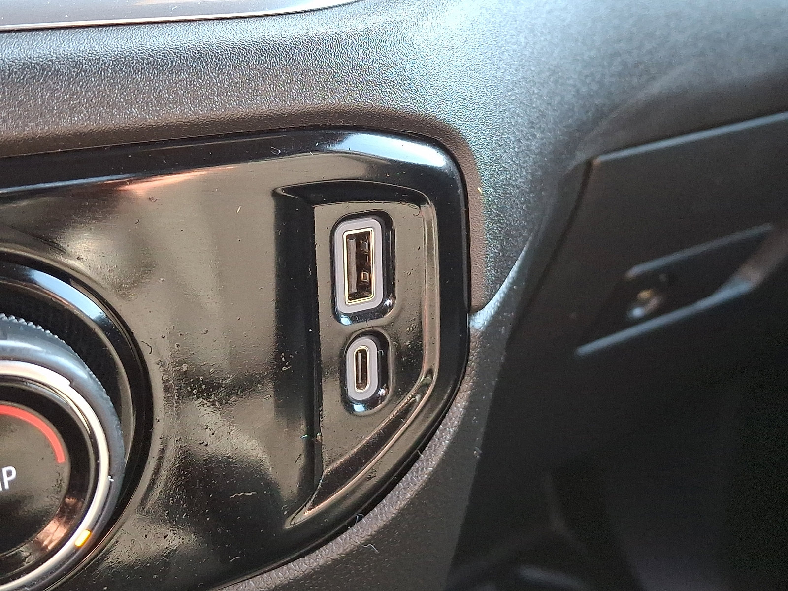 Used 2024 Chevrolet Silverado 2500 LT AWD/4WD image 25