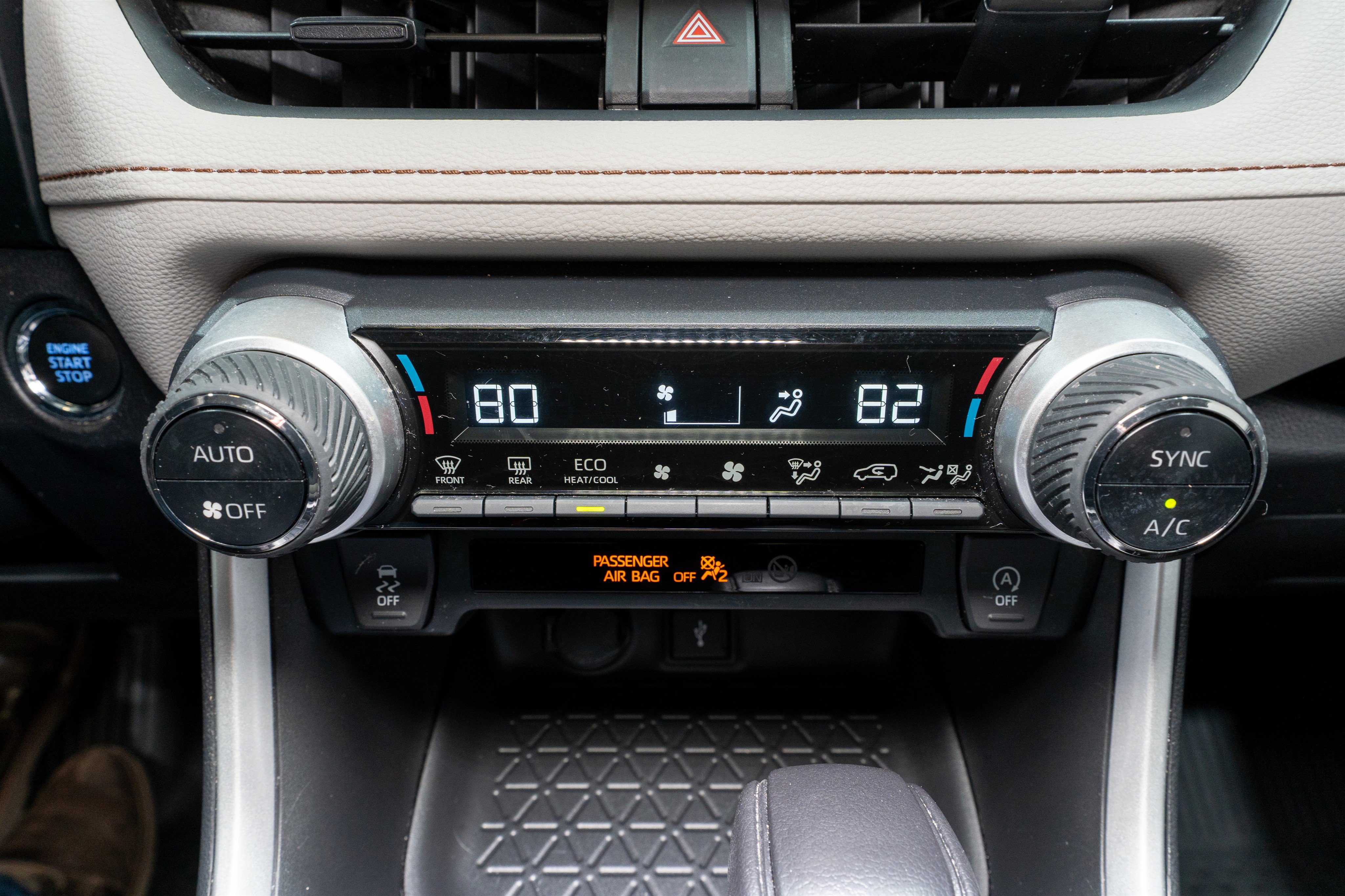 Used 2022 Toyota RAV4 XLE w/ Convenience Package image 21