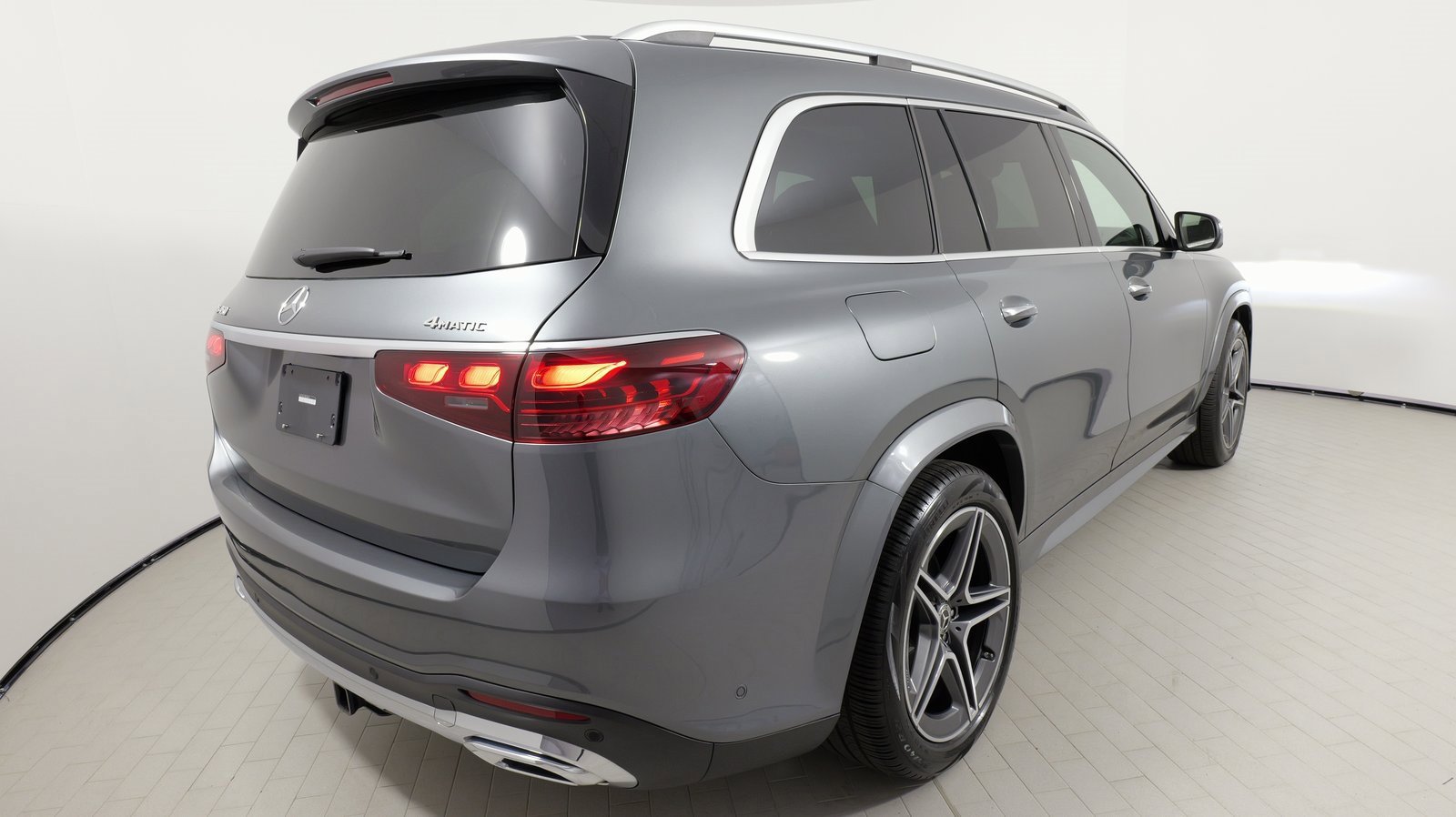 Used 2024 Mercedes-Benz GLS 450 4MATIC w/ AMG Line Exterior image 11