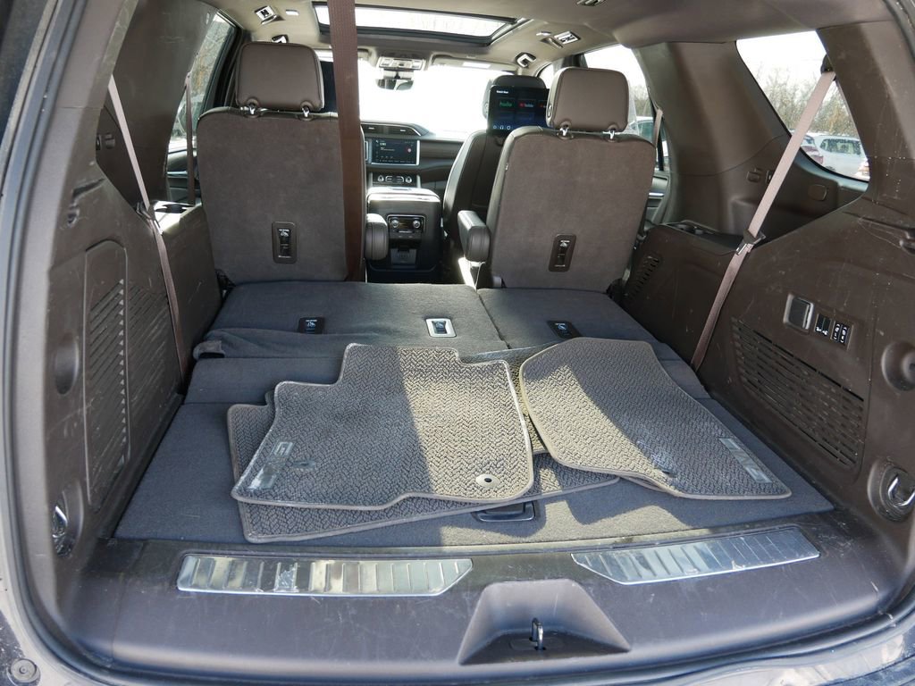 Used 2024 GMC Yukon Denali w/ Denali Reserve Package image 10