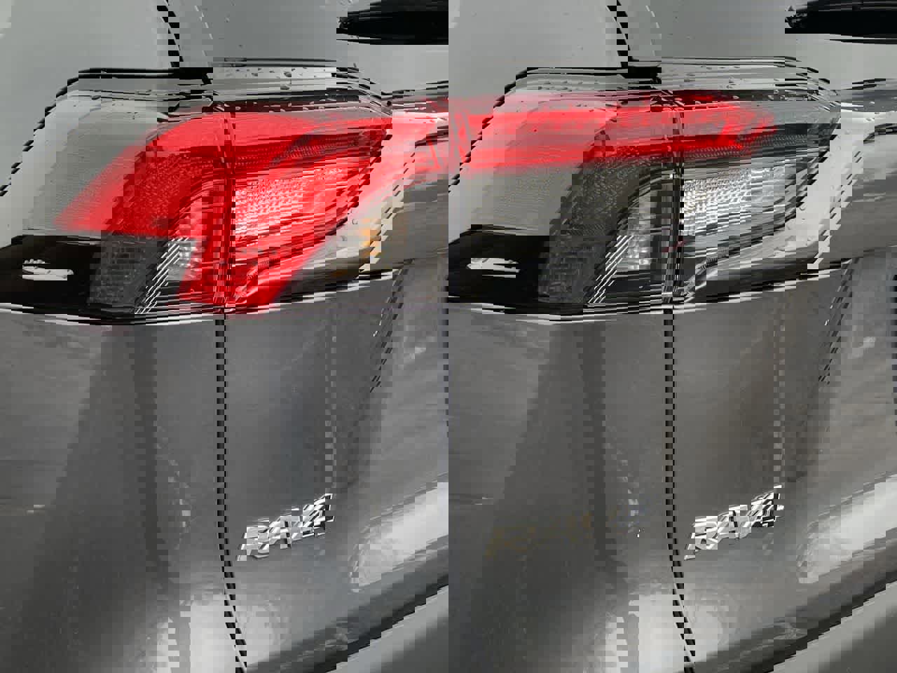 Used 2023 Toyota RAV4 XLE image 40