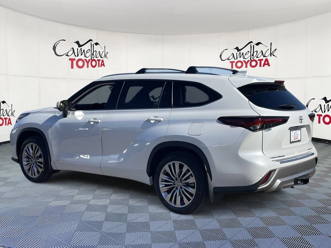 New 2026 Toyota Highlander Platinum AWD/4WD image 6