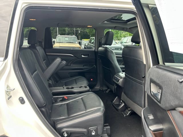 Used 2014 Toyota Highlander Limited FWD image 19