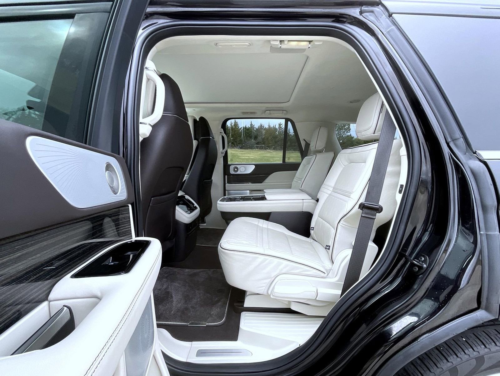 Certified 2024 Lincoln Navigator Black Label image 22