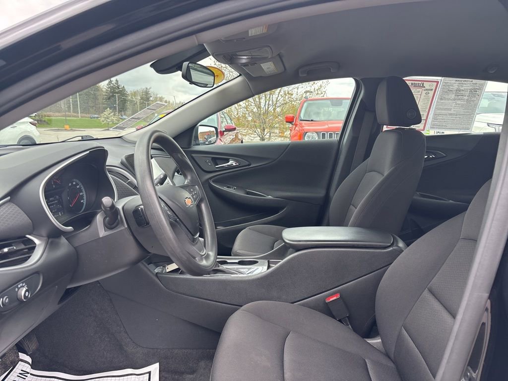 Used 2021 Chevrolet Malibu LS FWD image 9