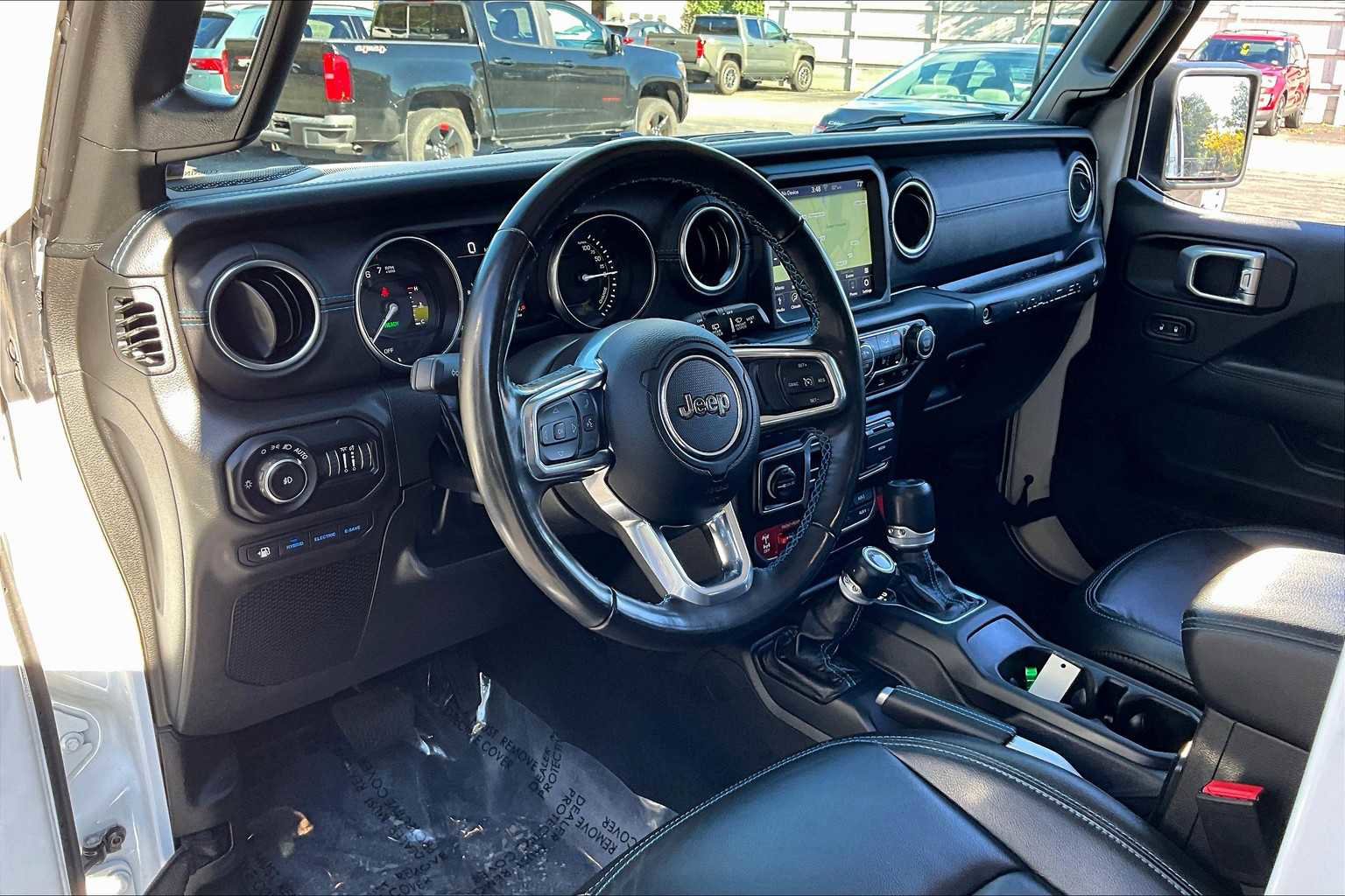 Used 2022 Jeep Wrangler Unlimited Rubicon 4xe w/ Cold Weather Group image 16