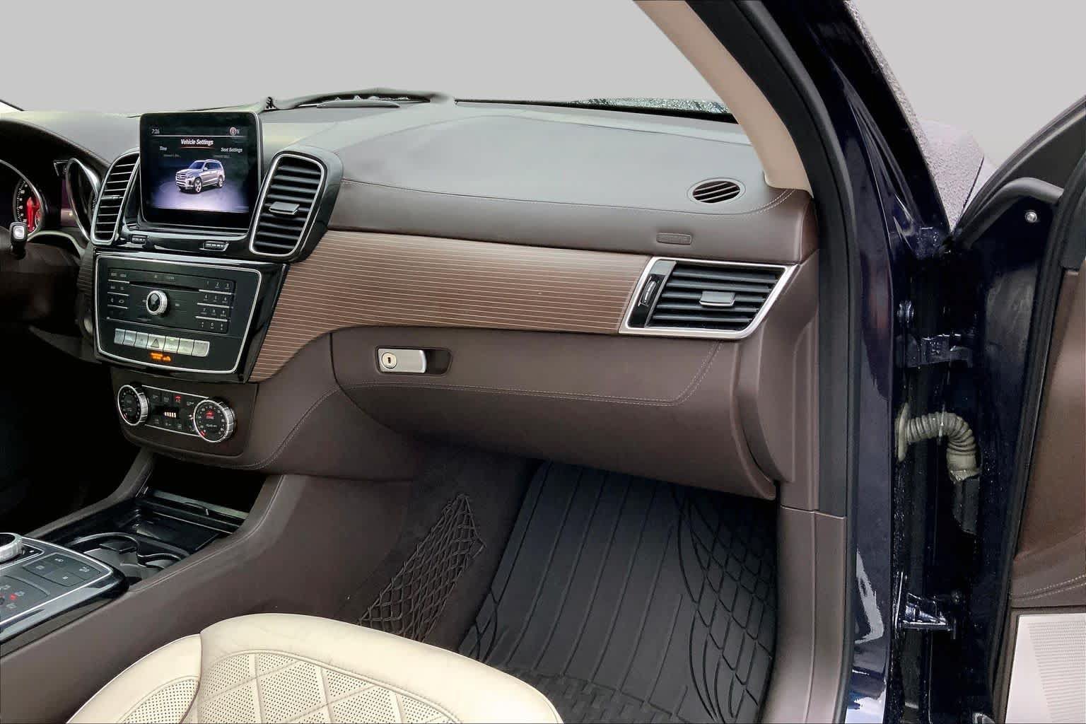 Used 2019 Mercedes-Benz GLS 450 4MATIC image 18