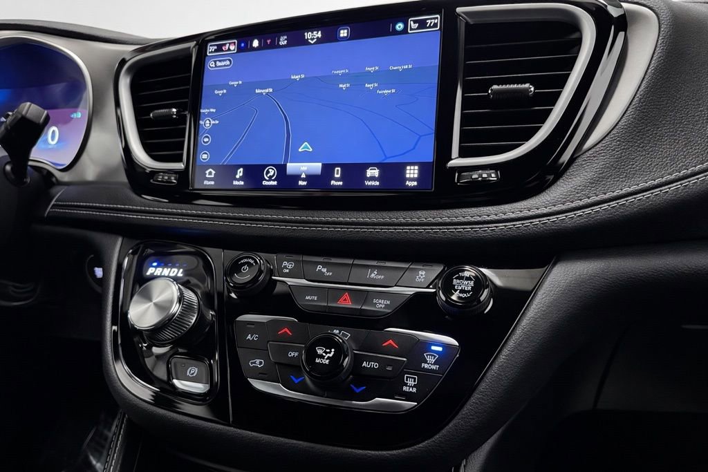 Used 2023 Chrysler Pacifica Limited w/ S Appearance Package image 29