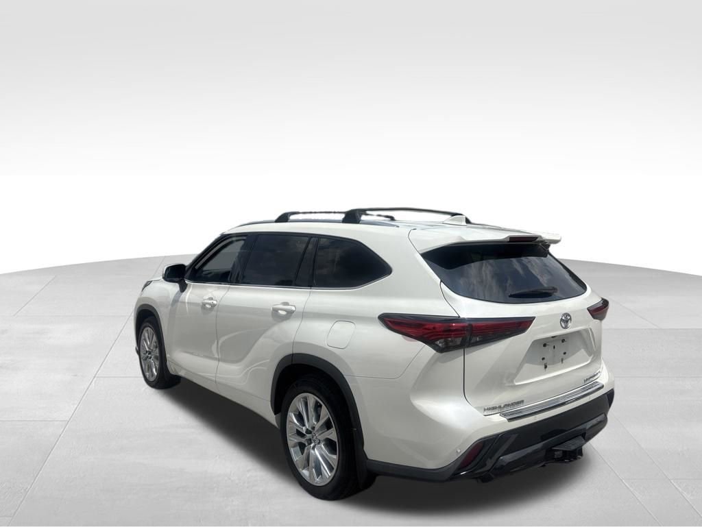 Used 2021 Toyota Highlander Limited AWD/4WD image 16