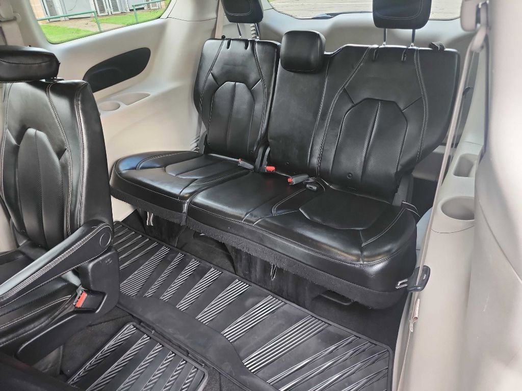 Used 2020 Chrysler Voyager Lxi image 26