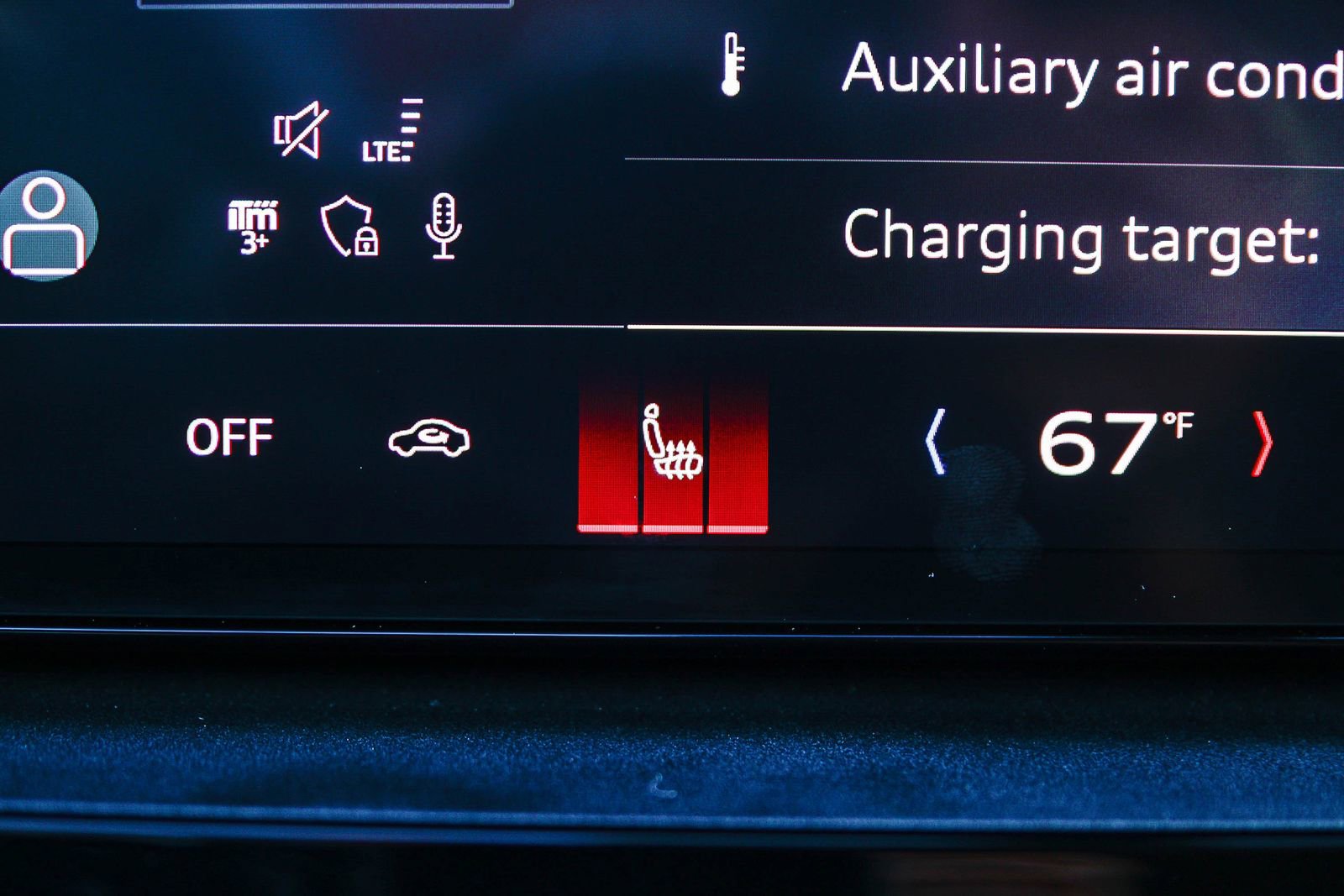 Certified 2025 Audi Q6 e-tron Premium w/ Convenience Package image 27