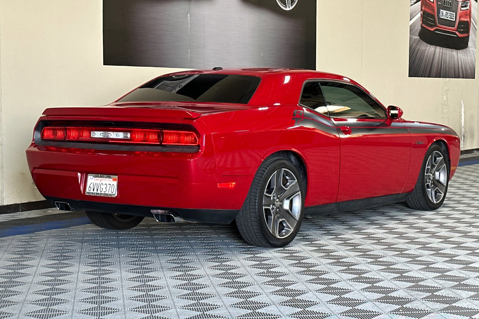 Used 2012 Dodge Challenger R/T image 4