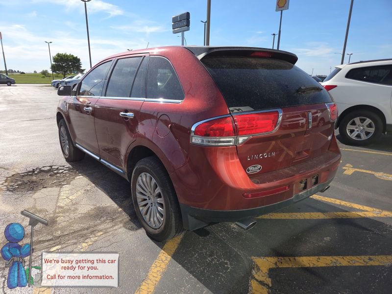 Used 2014 Lincoln MKX FWD w/ Walnut Swirl Wood Package image 3