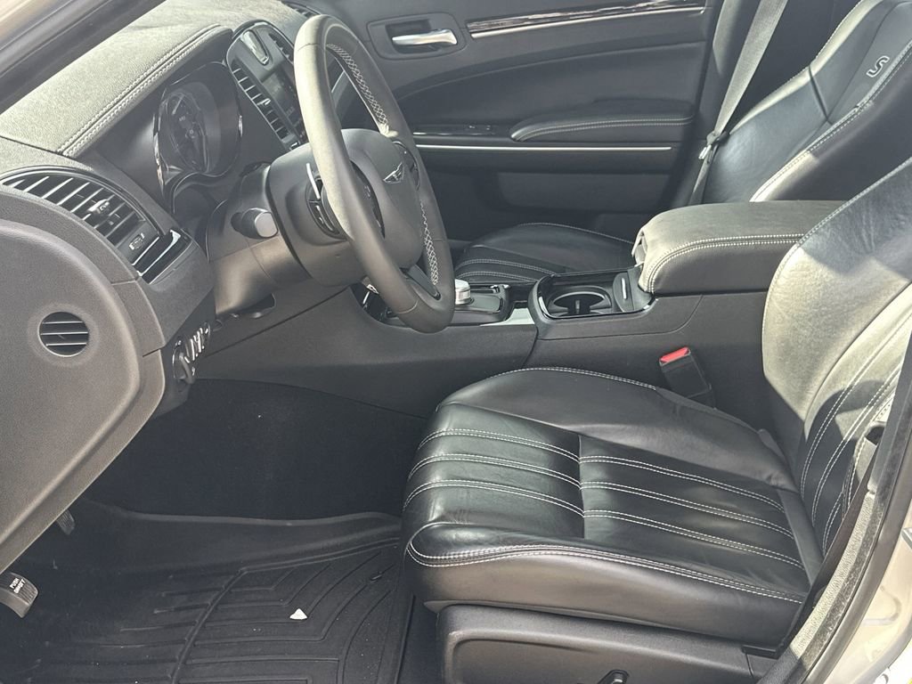 Used 2023 Chrysler 300 S image 9