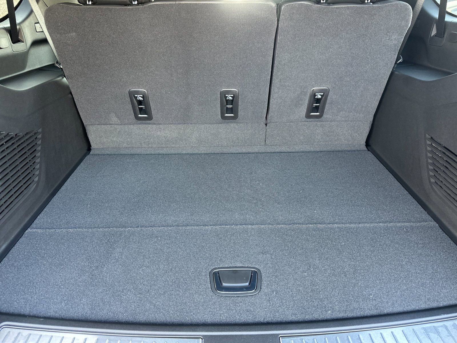 New 2026 GMC Yukon XL Denali w/ Sun & Power Step Package AWD/4WD image 16