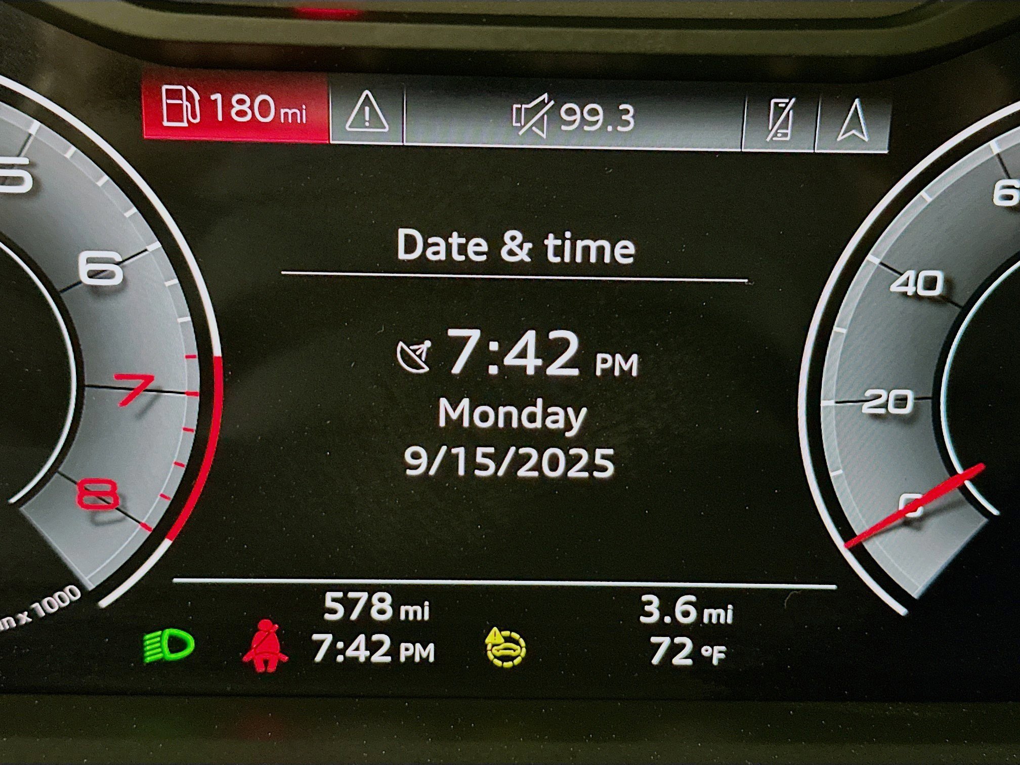 Used 2024 Audi Q3 2.0T Premium Plus w/ Premium Plus Package image 9