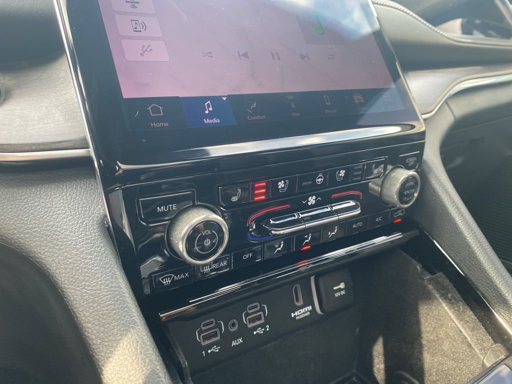 Used 2022 Jeep Grand Cherokee Overland image 28