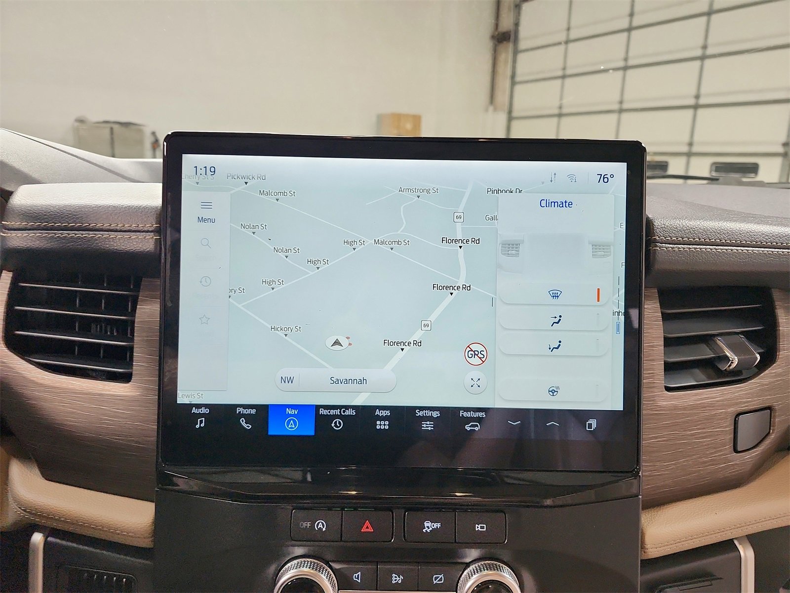 Used 2024 Ford Expedition Limited image 31