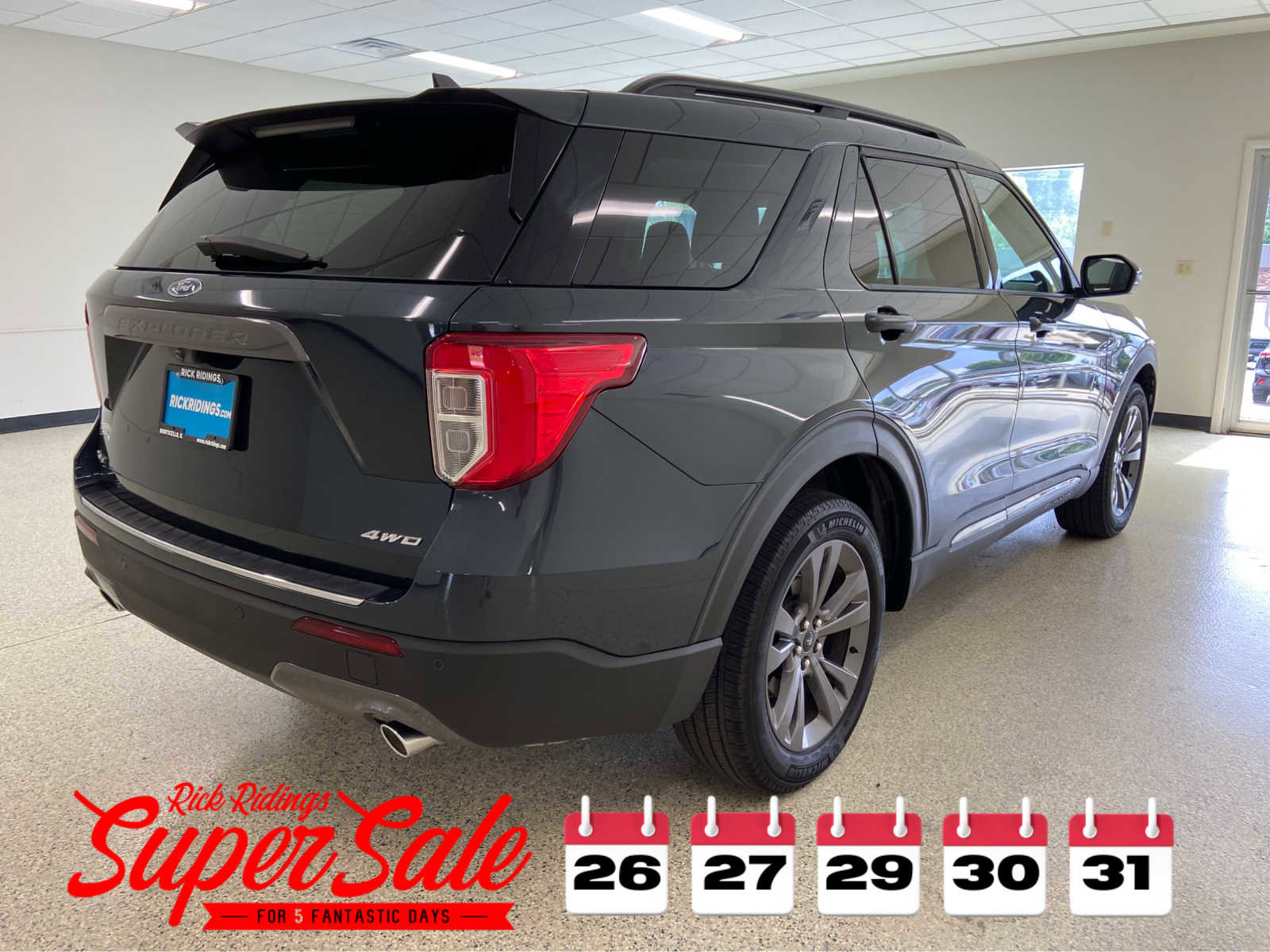 Used 2023 Ford Explorer XLT w/ Equipment Group 202A image 7