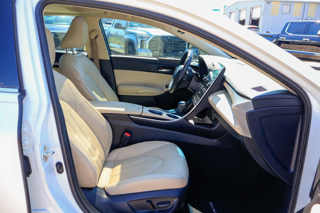 Used 2021 Toyota Avalon XLE w/ Moonroof Package FWD image 10