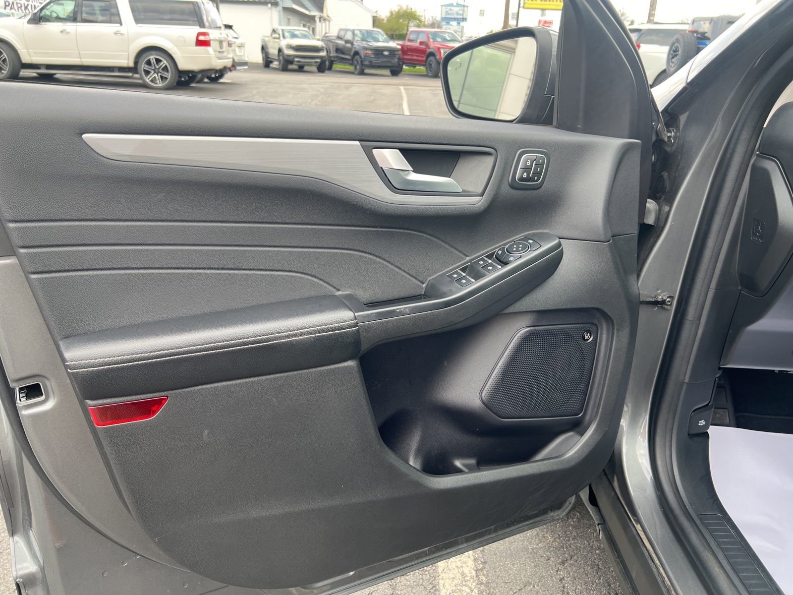 Used 2024 Ford Escape Platinum w/ Premium Technology Package image 21