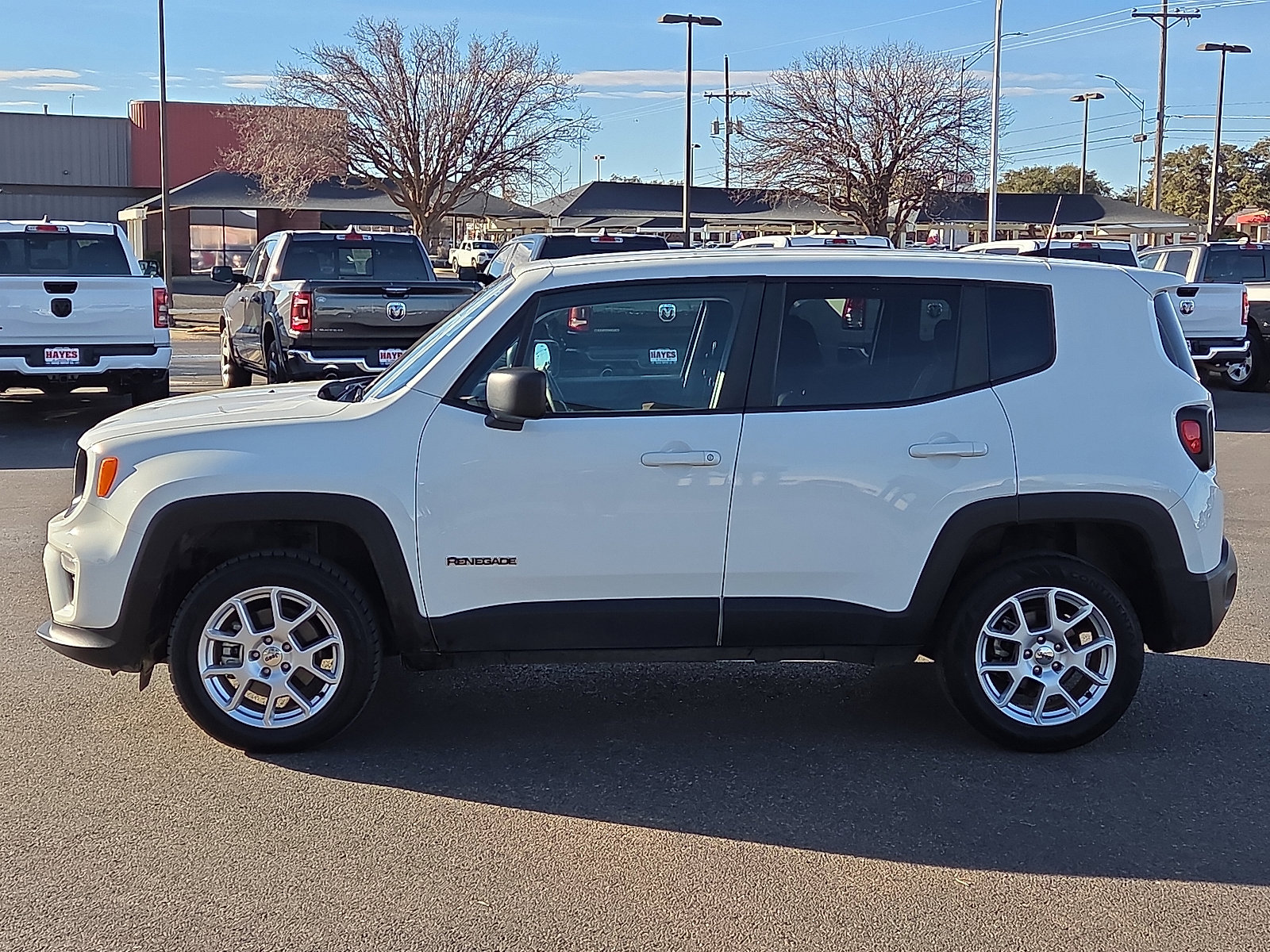Used 2023 Jeep Renegade Latitude image 2