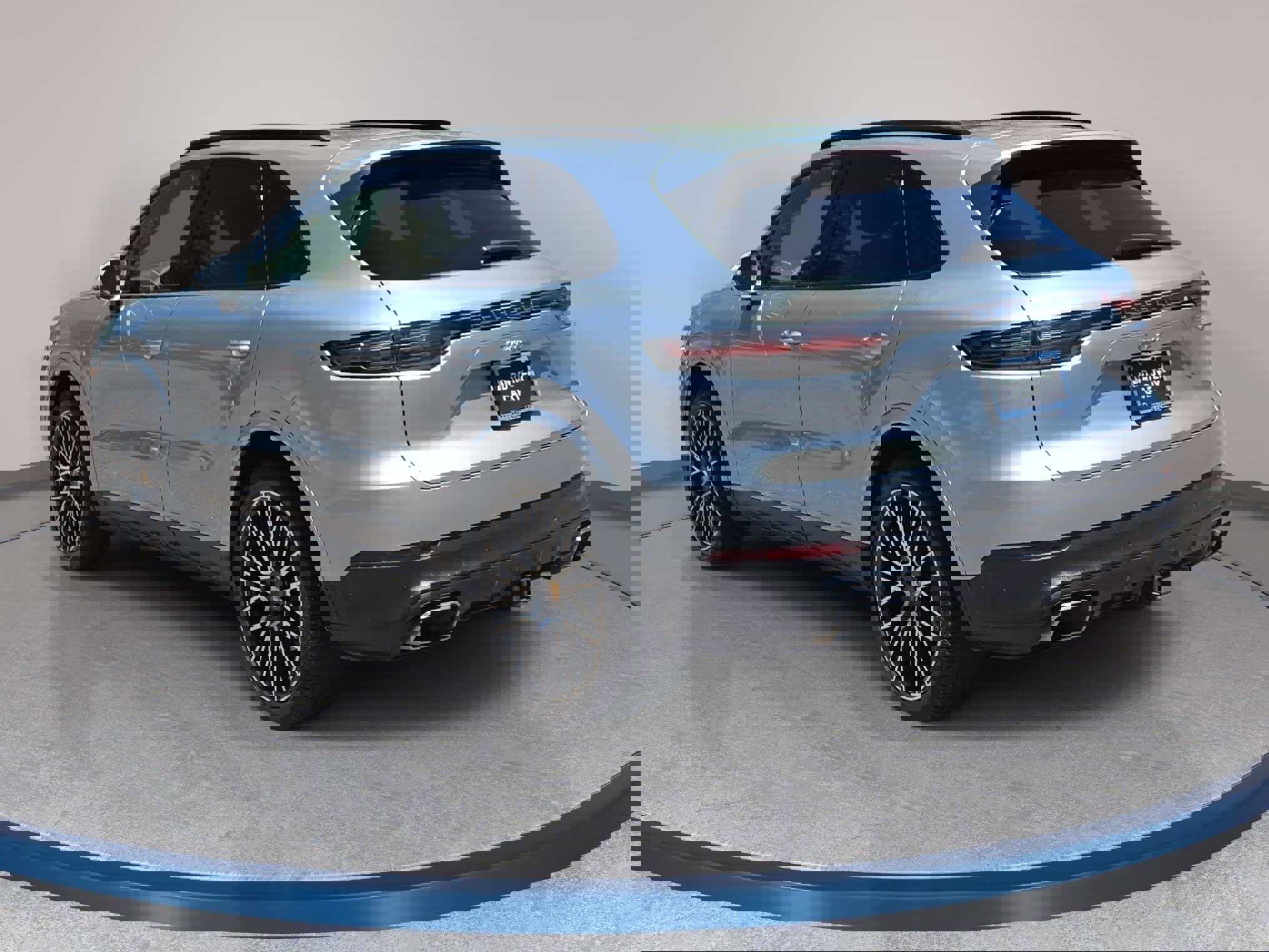 Used 2020 Porsche Cayenne AWD/4WD image 7