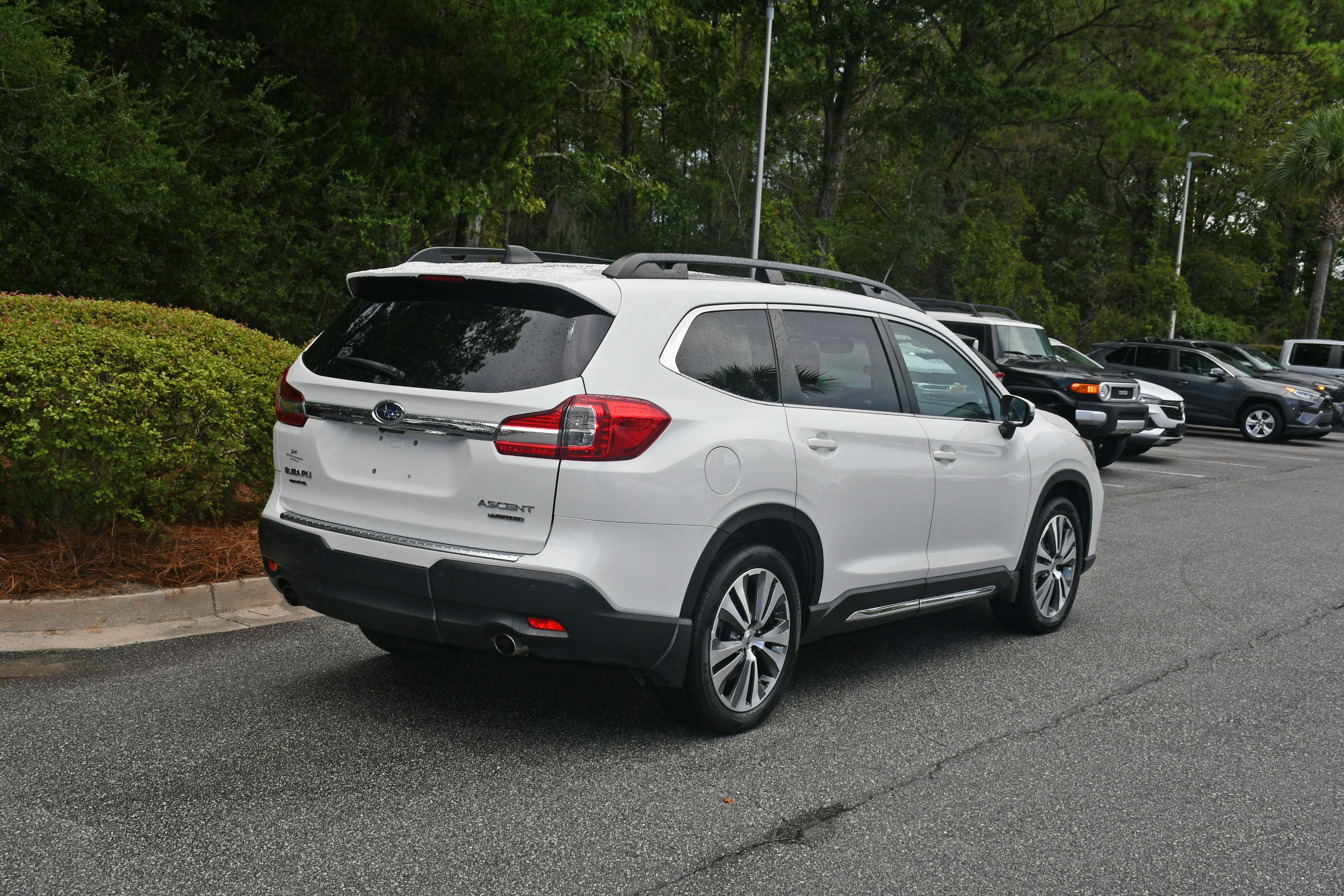 Used 2020 Subaru Ascent Limited w/ Technology Package AWD/4WD image 4