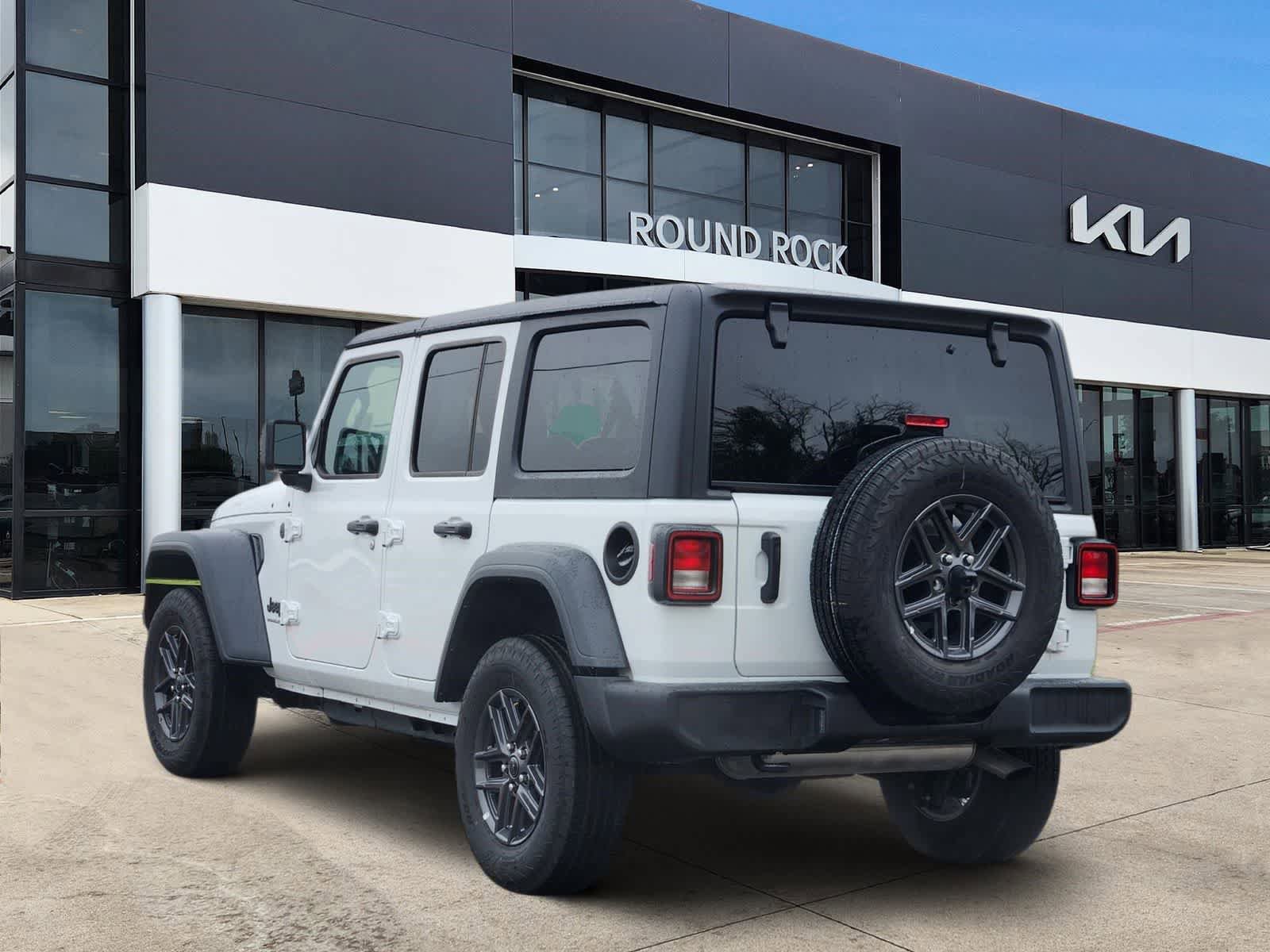 Used 2025 Jeep Wrangler Sport S image 6
