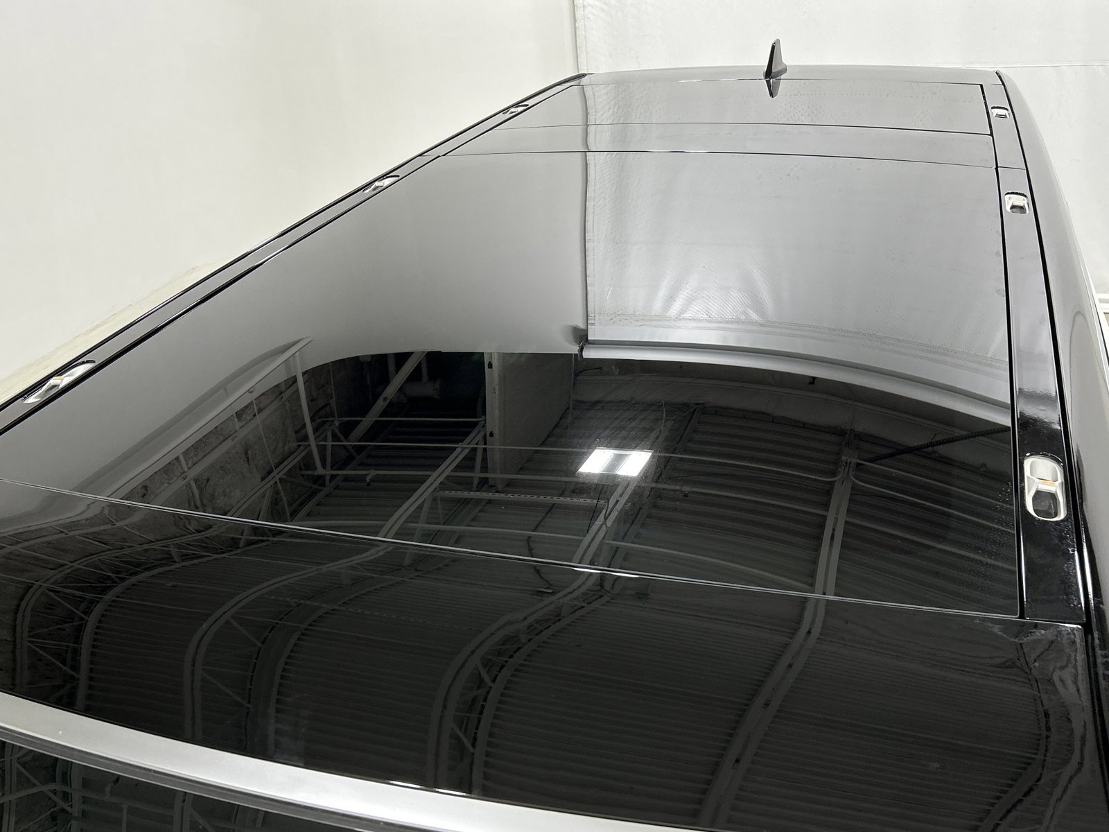 Used 2024 Rivian R1S Adventure image 13